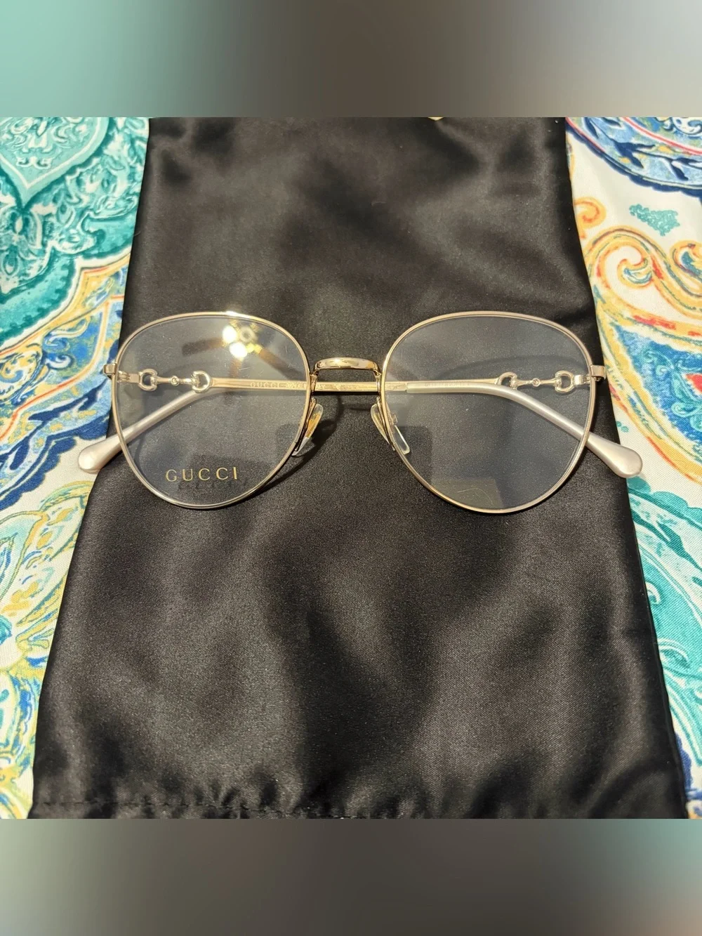 Brand new Gucci Gold Thin Round Metal Eyewear with Signature Temple Detail